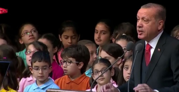 Cumhurbaşkanı Erdoğan 23 Nisan münasebetiyle çocuklara seslendi