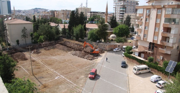 Büyükşehir,Şair Nabi Mahallesi’nde yaptıracağı Kapalı Modern Semt Pazarı inşaatına başladı.