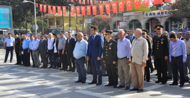 Suruç'ta,Gaziler Günü dolayısıyla anma töreni düzenlendi.