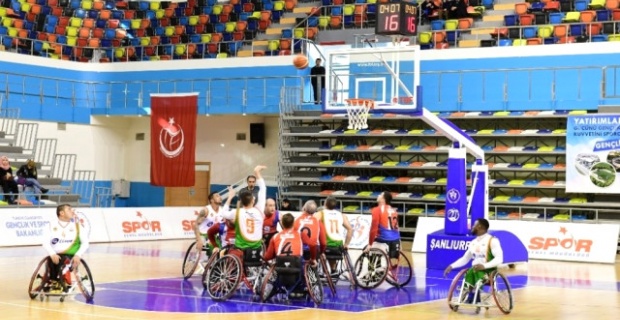 Engelliler Basketbol Takımı Potada Liderliğini Sürdürüyor