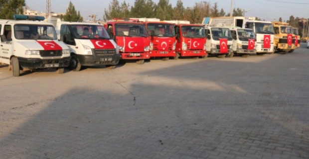 Ayhan, 76 aracı Türk Bayraklarıyla donattı.