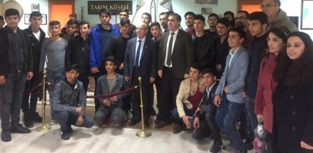 Altınbaşak Uluslararası Mesleki ve Teknik Anadolu Lisesi Öğrencileri Harran Üniversitesini Ziyaret Etti