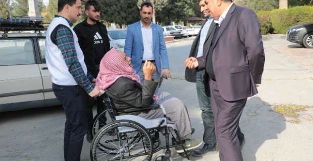 Harran'da engelli vatandaşa tekerlekli sandalye