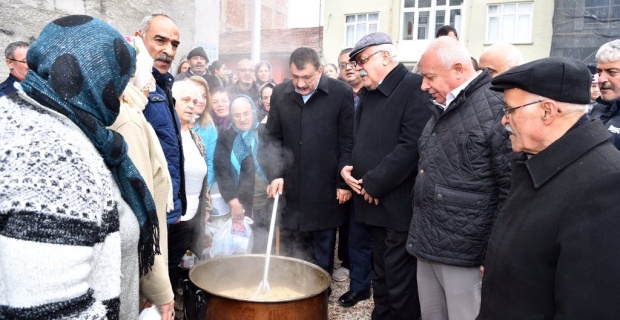 Malatya Büyükşehir Başkanı Gürkan,lokma etkinliğine katıldı