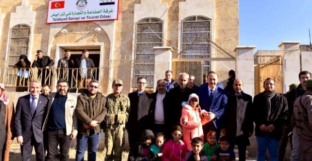 Şanlıurfa Valisi Erin,Tel Abyad Mahalli Meclisi ile Ticaret ve Sanayi Odası’nı ziyaret etti.