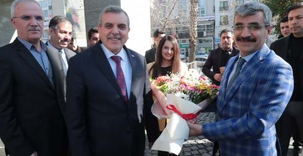 Bakan Yardımcısı Selim Bağlı Şanlıurfa Büyükşehir Belediyesini ziyaret etti.