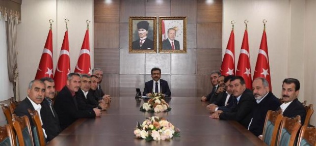 Diyarbakır Valisi Güzeloğlu, STK yetkililerini kabul etti.