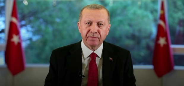 Cumhurbaşkanı Erdoğan “Her vatandaşımızın canı bizim için aynı derecede değerlidir. Bunun için ‘Evde kal Türkiye’ diyoruz”