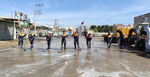 Kızıltepe Belediyesi dezenfekte çalışmalarına kesintisiz devam ediyor.