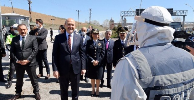 Bakan Soylu "Uygulama Noktasındaki Personelin10 Nisan Polis Haftasını Kutladı"