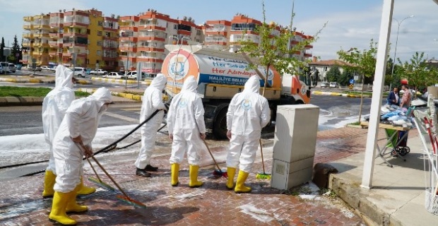 Haliliye'de Karşıyaka Mahallesi dezenfekte edildi.