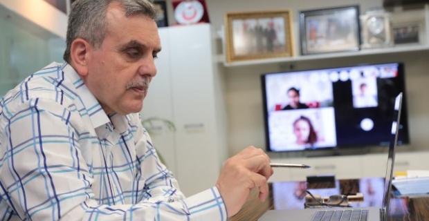 Şanlıurfa Büyükşehir Belediye Başkanı Beyazgül,Başkanlık görevini görme engelli Sümeyra Cüncü’ye bıraktı.