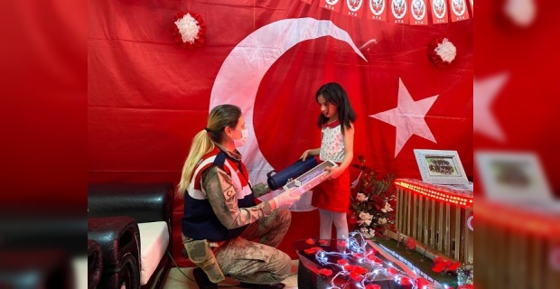 Siirt İl Jandarma "23 Nisan Ulusal Egemenlik ve Çocuk Bayramı Kutlu Olsun"