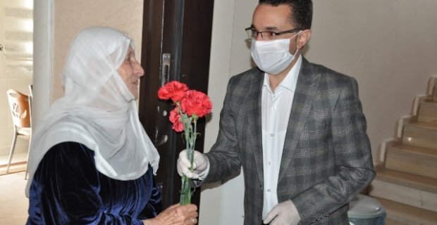 Cizre Kaymakamı Sinanoğlu "Şehit yakını anneler başta olmak üzere, annelere ziyaretlerde bulundu"