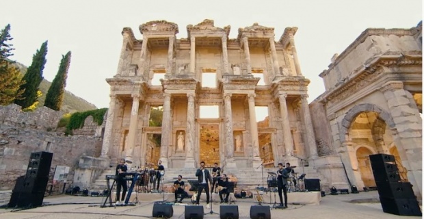"Evde Bayram Konserleri" Efes Antik Kenti'nde