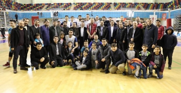 Haliliye Belediyespor Voleybol Takımı Efeler Ligine yükseldi