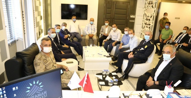 Bakan Yardımcısı Bağlı,Adıyaman Belediye Başkanı Kılınç'ı ziyaret etti.