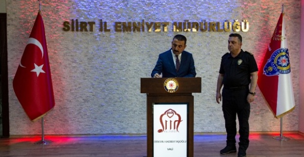 Siirt Valisi Hacıbektaşoğlu, İl Emniyet Müdürlüğünü ziyaret etti.