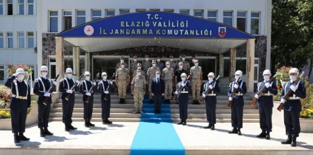 Elazığ Valisi Yırık,İl Jandarma Komutanı Yıldız'ı ziyaret etti.