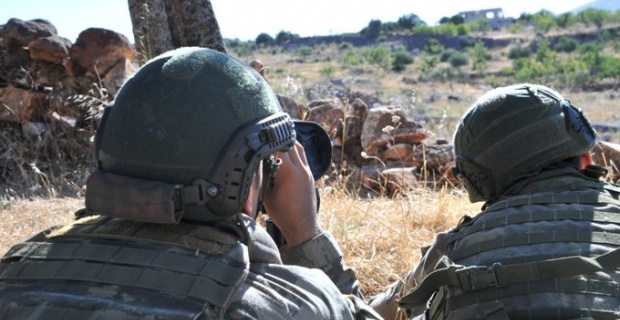 Zeytin Dalı bölgesinde 20 PKK/YPG’li terörist gözaltına alındı.