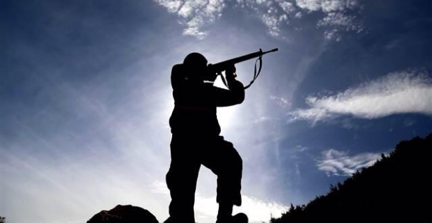 2 PKK’lı terörist daha Mardin’in Nusaybin deki hudut karakoluna gelerek teslim oldu.