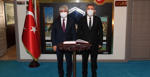 Hatay Valisi Rahmi Doğan, Adana Valisi Süleyman Elban’ı makamında ziyaret etti.