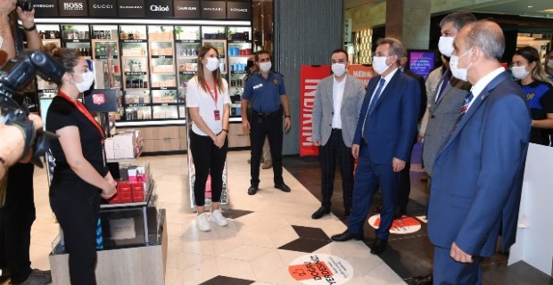 Adana Valisi Elban "maske, hijyen ve fiziki mesafe kurallarına dikkat edilmesi konusunda uyarılarda bulundu"
