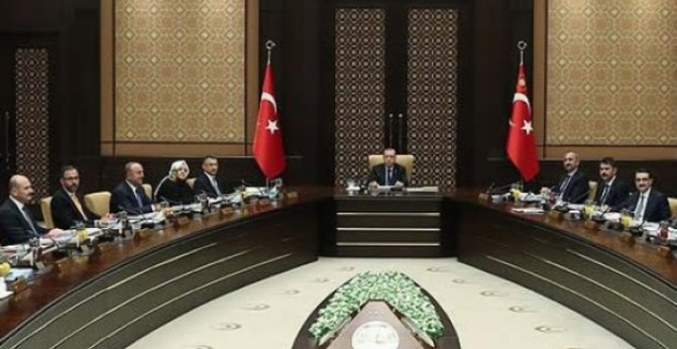Kabine Toplantısı, Cumhurbaşkanı Recep Tayyip Erdoğan başkanlığında Cumhurbaşkanlığı Külliyesinde başladı.