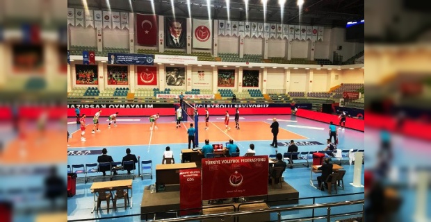 Haliliye Belediyespor,Bursa Büyükşehir Belediyespor’u 3-1 mağlup etti.