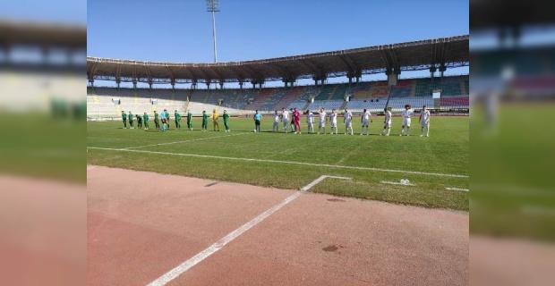 Şanlıurfaspor-Manisaspor maçı başladı.