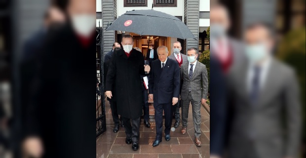 Cumhurbaşkanı Erdogan,MHP Genel Başkanı Bahçeli'yi evinde ziyaret etti.