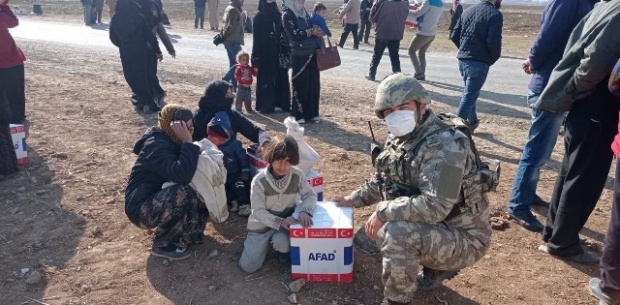 Milli Savunma Bakanlığı "Ülkemizin yardım eli Barış Pınarı bölgesine uzanmaya devam ediyor"