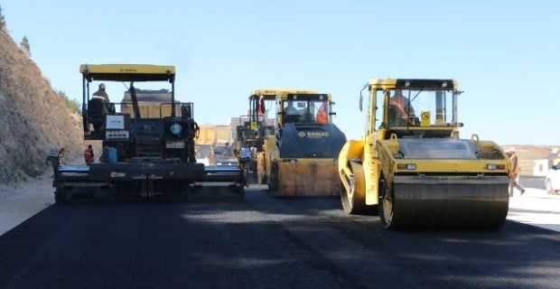 Şanlıurfa Büyükşehir asfaltlama çalışmalarına devam ediyor