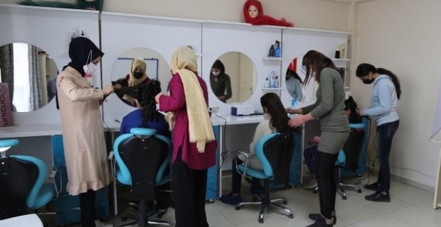 Haliliye Belediyesi İle Kadınlar Meslek Sahibi Oluyor