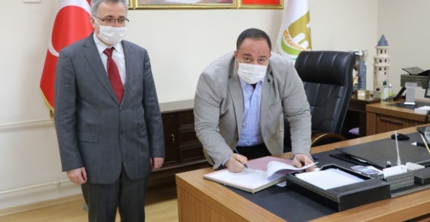 Viranşehir Belediyesi ile Tapu Müdürlüğü arasında protokol sözleşmesi yapıldı.