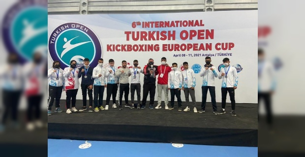 Haliliye Belediyespor Kick Boks Takımı şampiyonaya damgasını vurdu