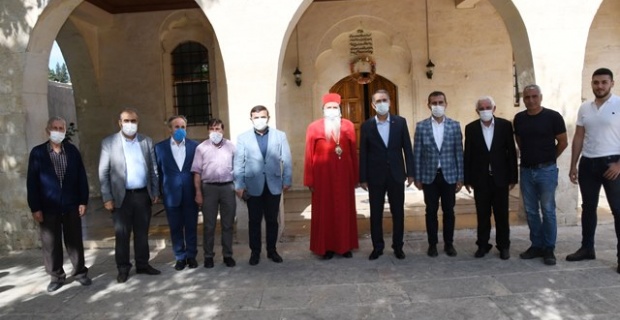 Adıyaman Valisi Çuhadar,Süryani vatandaşların Paskalya Bayramını kutladı.