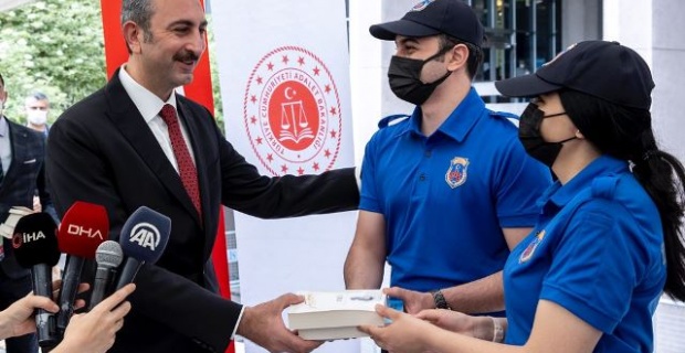 İnfaz kurumu kütüphaneleri için kitap bağış kampanyası Türkiye genelinde başlatıldı.
