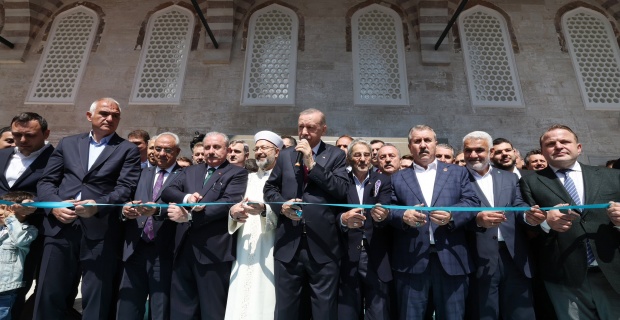 Cumhurbaşkanı Erdoğan, restorasyonu tamamlanan Sultanahmet Camii'nin açılış törenine katıldı.