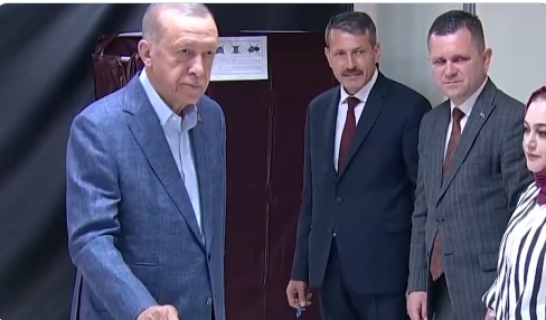Cumhurbaşkanı Erdoğan "Türk demokrasisi için hayırlı bir geleceği Rabbimden niyaz ediyoruz"