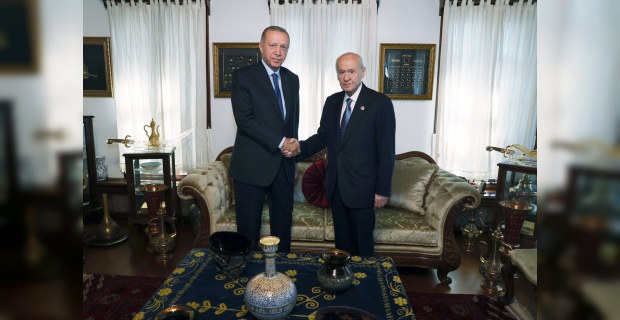 Cumhurbaşkanı Erdoğan Bahçeli'yi konutunda ziyaret etti.