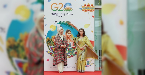 Emine Erdoğan, G20 Liderler Zirvesi için bulunduğu Hindistan’da lider eşleriyle bir araya geldi