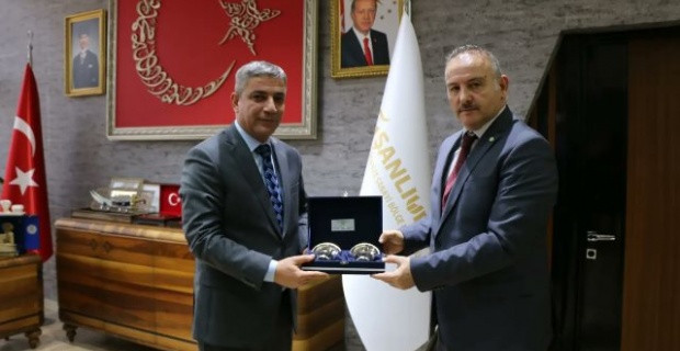 Rektör Güllüoğlu Şanlıurfa OSB Bölge Müdürü Oktay'ı ziyaret etti.