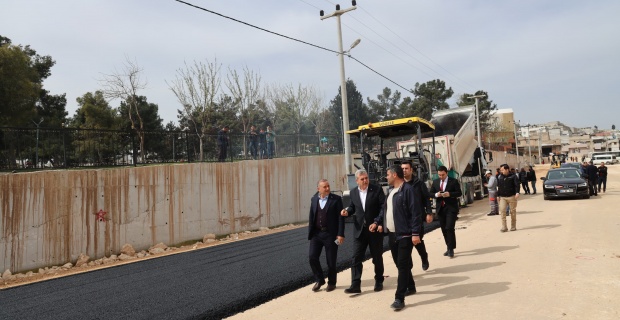 Başkan Beyazgül,Turizm Yolu projesinde devam eden asfalt serim çalışmalarımızı inceledi