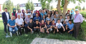 Balıkesirli öğrencilerden Akçakale'ye anlamlı ziyaret