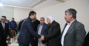 Ekinci,Şeyhanlılar Federasyonu üyeleriyle bir araya gelip Eyyübiye Belediyesinin çalışmalarını anlattı.