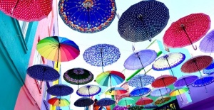Ceylanpınar'da şemsiyeli "Gönül Sokağı"