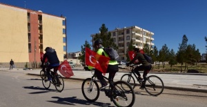 Türk bayrakları ve pedallarla Afrin'e destek