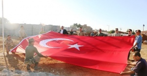 Suriye Sınırına 9. Dev Türk Bayrağı