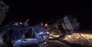 Traktöre Arkadan Çarpan Otomobilde 3 Kişi Yaralandı